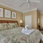 903 Grandview East